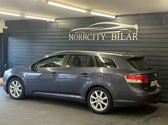 Toyota Avensis 2011 photo 3