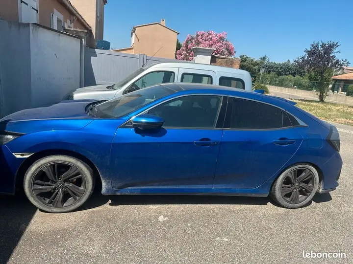 Honda Civic 2018 photo 3