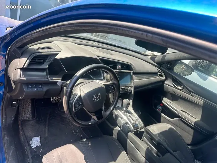 Honda Civic 2018 photo 2