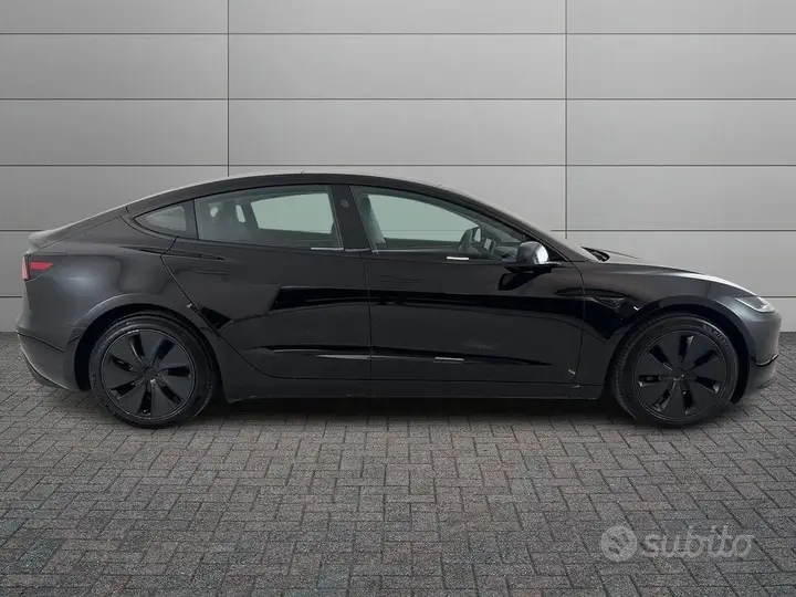 Tesla Model 3 2024 photo 3