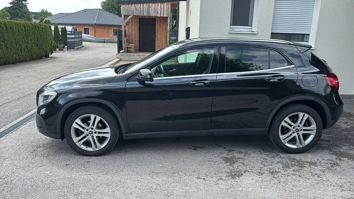 Mercedes-Benz Gla Class 2019 photo 2
