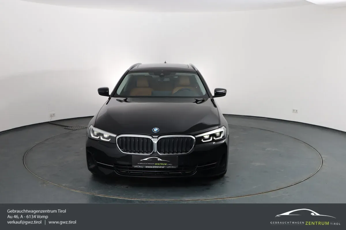 BMW 5 Series 2021 photo 2