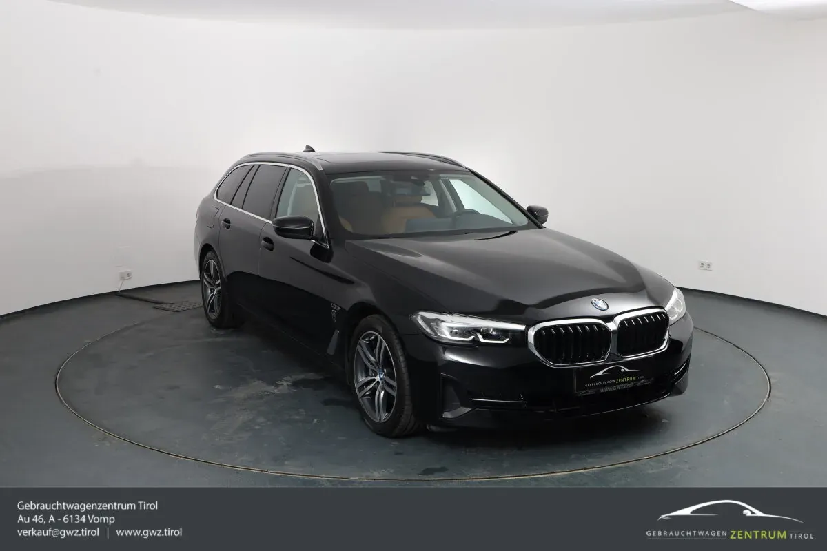 BMW 5 Series 2021 photo 3