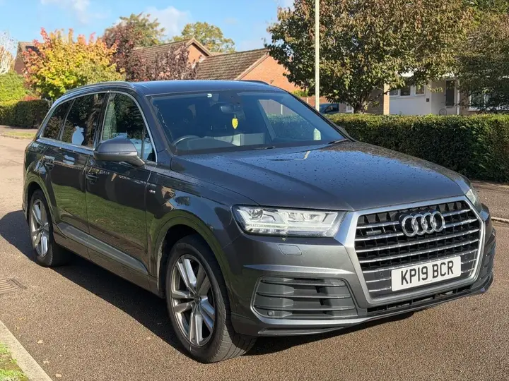 Audi Q7 2019 photo 2