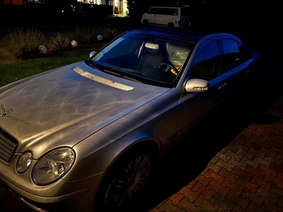 Mercedes-Benz E 200
