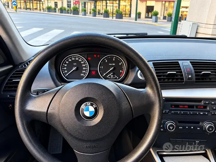 BMW 1 Series 2011 photo 4