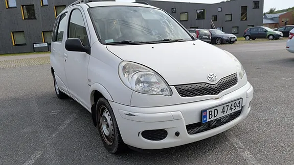 Toyota Yaris Verso 2006 photo 2