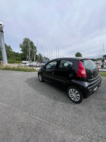 Peugeot 107 2008 photo 4