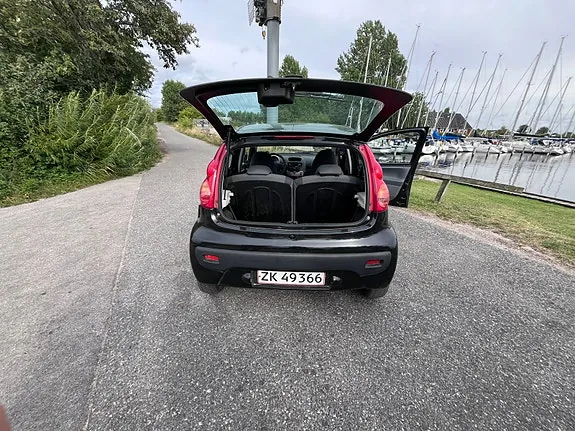 Peugeot 107 2008 photo 5