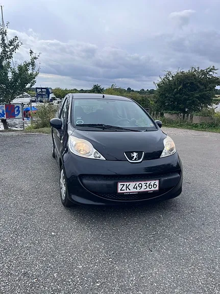 Peugeot 107 2008 photo 2