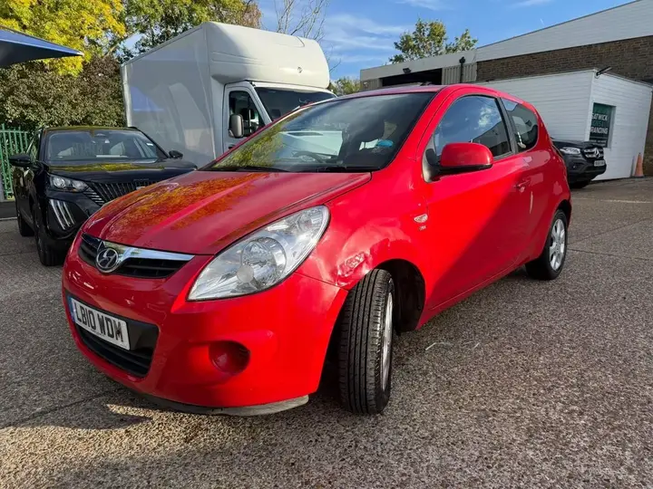 Hyundai I20 2010 photo 2