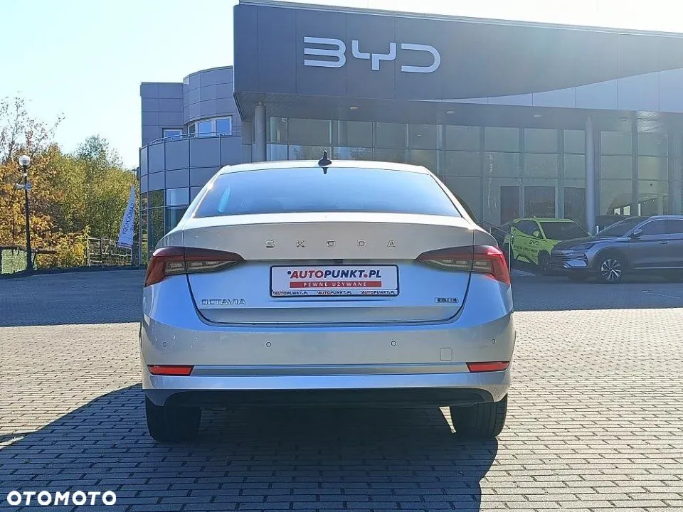 Skoda Octavia 2023 photo 4