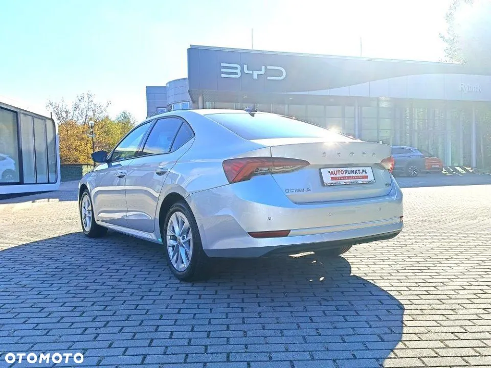 Skoda Octavia 2023 photo 3