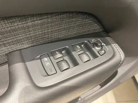 Volvo Xc60 2025 photo 3
