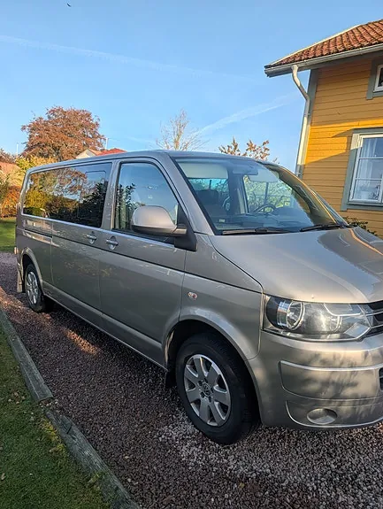 Volkswagen Caravelle 2011 photo 3