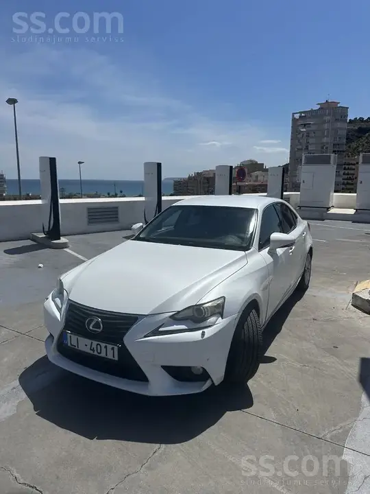 Lexus Is 2014 photo 2
