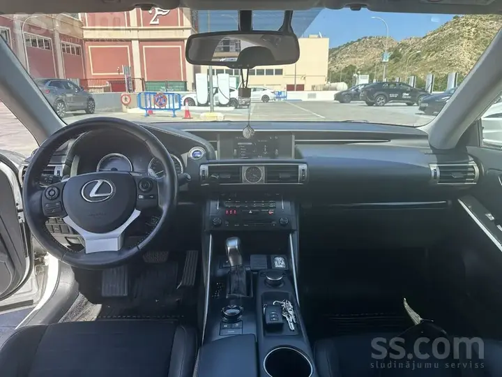 Lexus Is 2014 photo 4