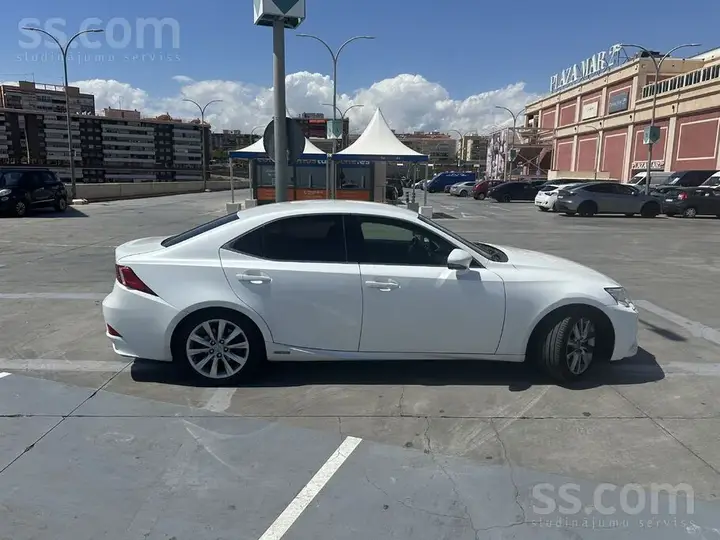 Lexus Is 2014 photo 3