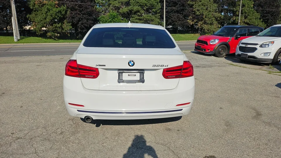 BMW 3 Series 2018 photo 3