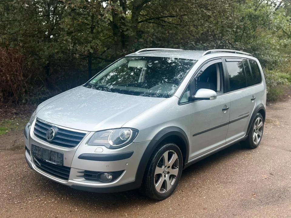 Volkswagen Touran Cross