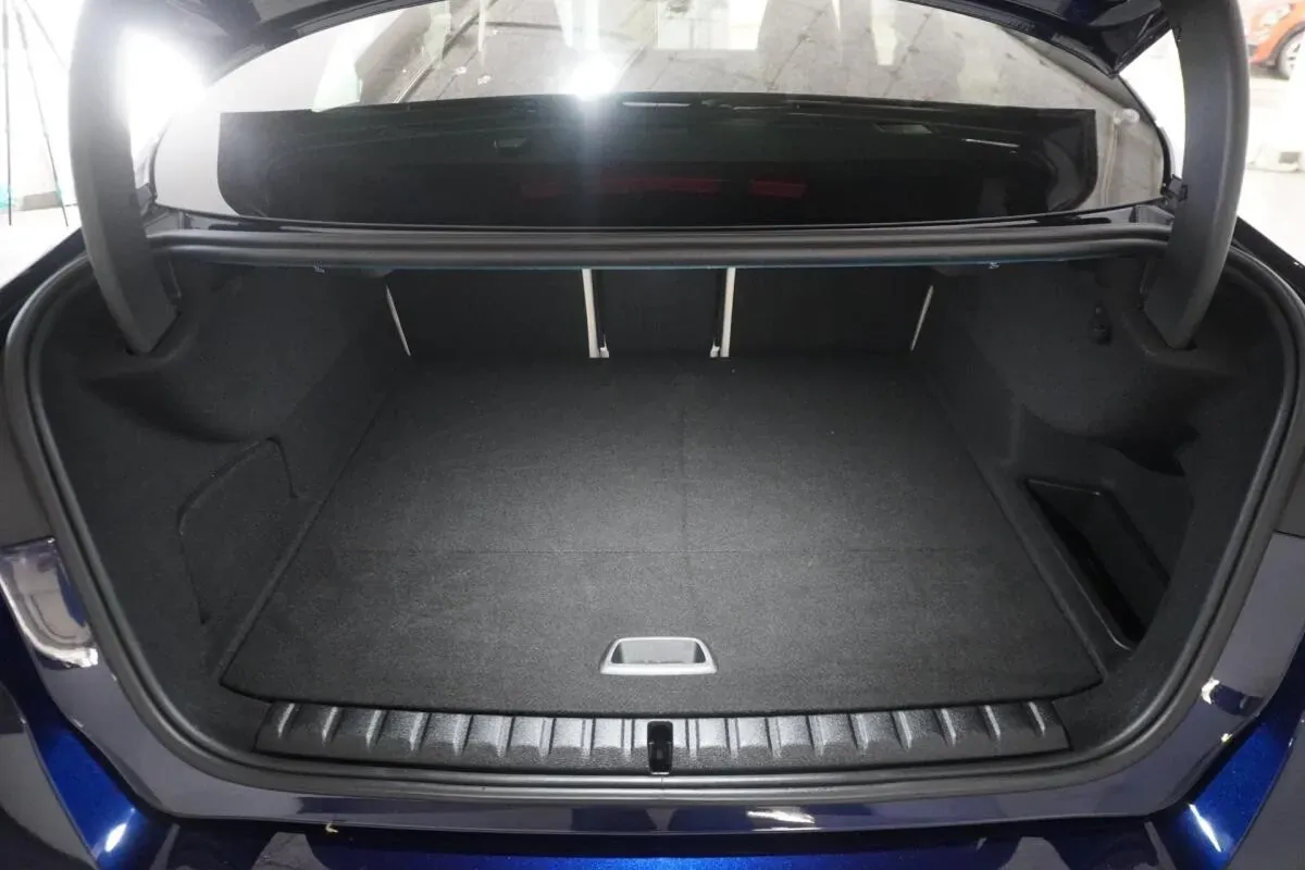BMW 2 Series 2025 photo 3