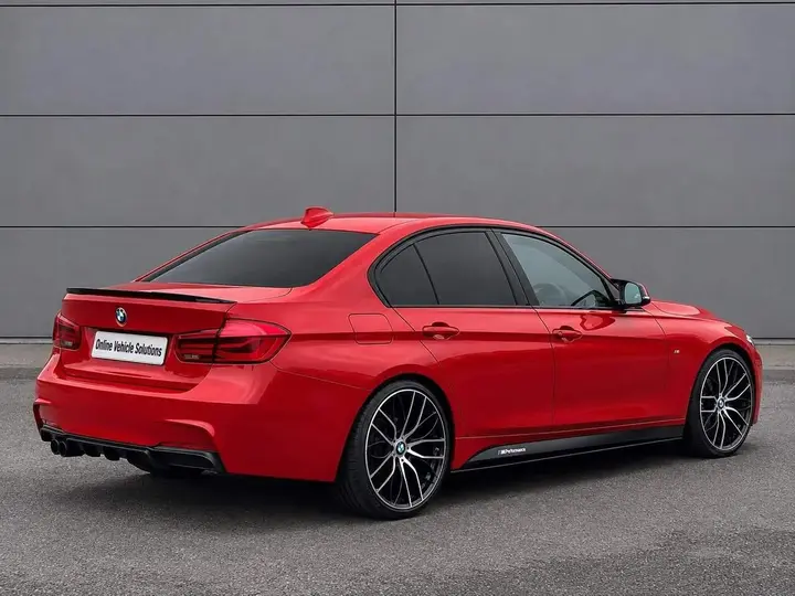 BMW 3 Series 2018 photo 3