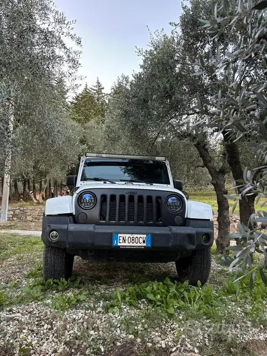 Jeep Wrangler 2012 photo 3