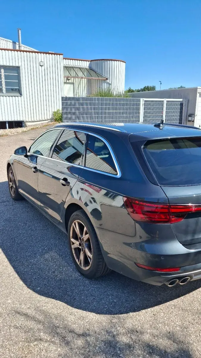 Audi A4 2017 photo 2