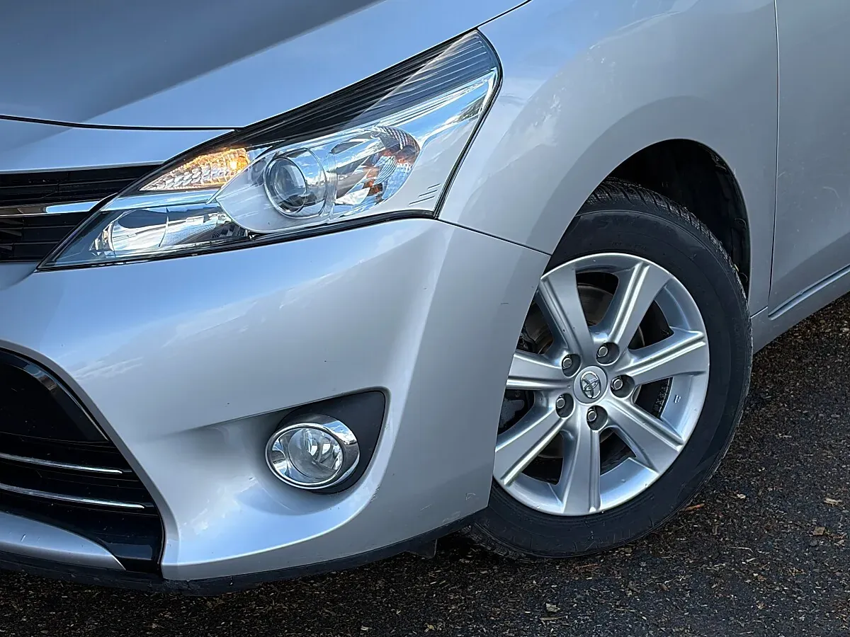 Toyota Verso 2015 photo 3