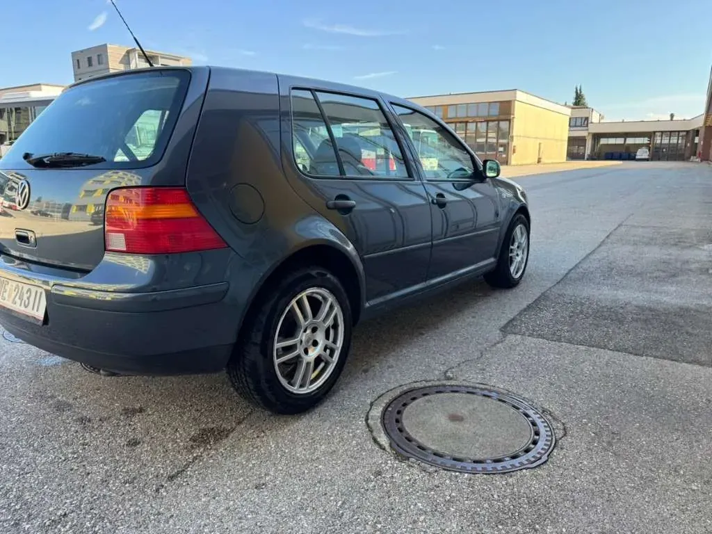 Volkswagen Golf 2004 photo 3