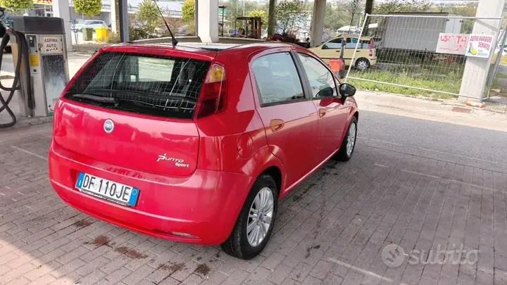 Fiat Grande Punto 2006 photo 4