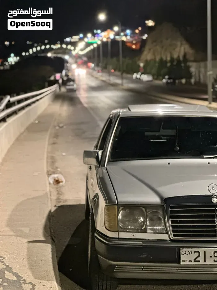 Mercedes-Benz E-Class 1993 photo 3