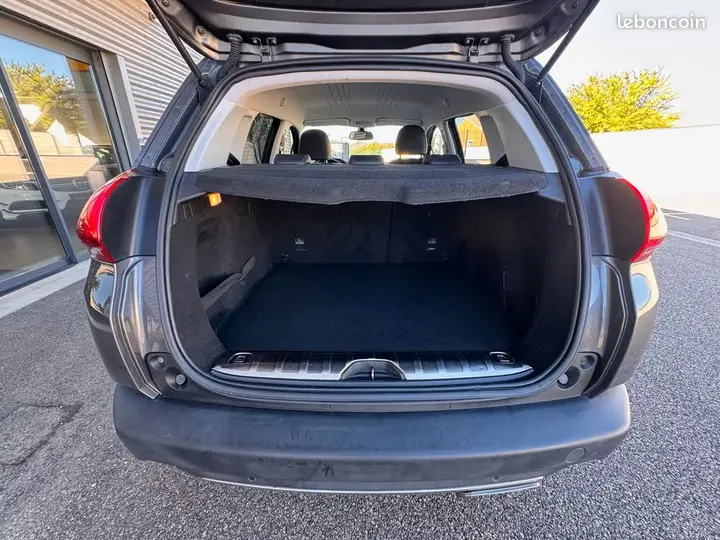 Peugeot 2008 2016 photo 5