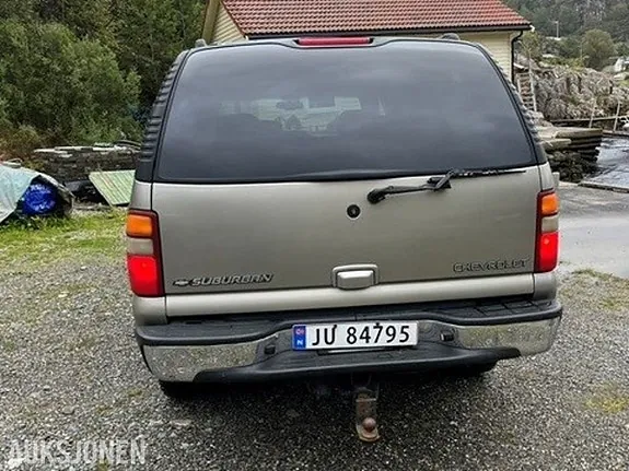 Chevrolet Suburban 2002 photo 5