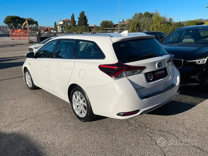 Toyota Auris 2017 photo 3