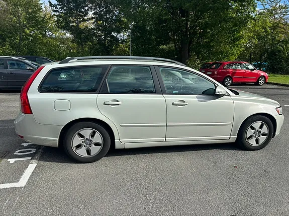 Volvo V50 2011 photo 3