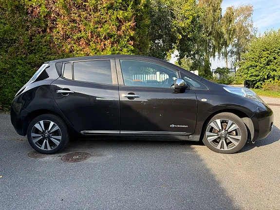 Nissan Leaf 2016 photo 2