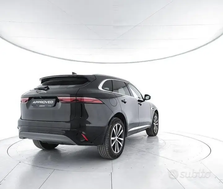 Jaguar F-Pace 2023 photo 2