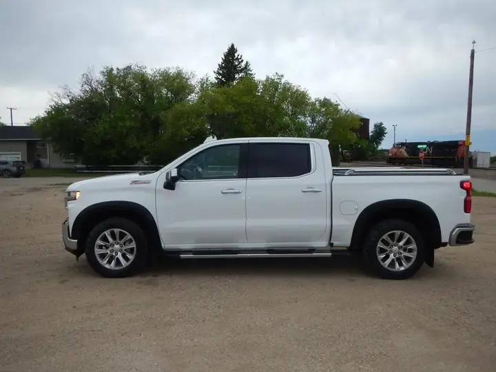 Chevrolet Silverado 1500 2022 photo 3