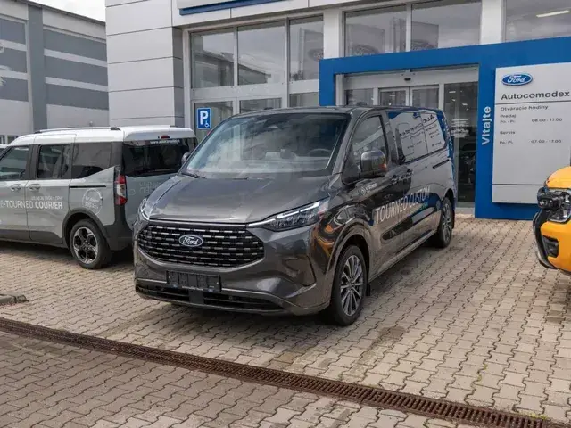 Ford Tourneo Custom 2026 photo 2