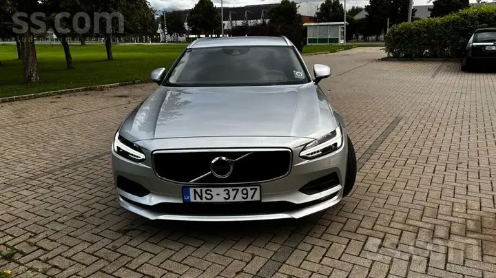Volvo V90