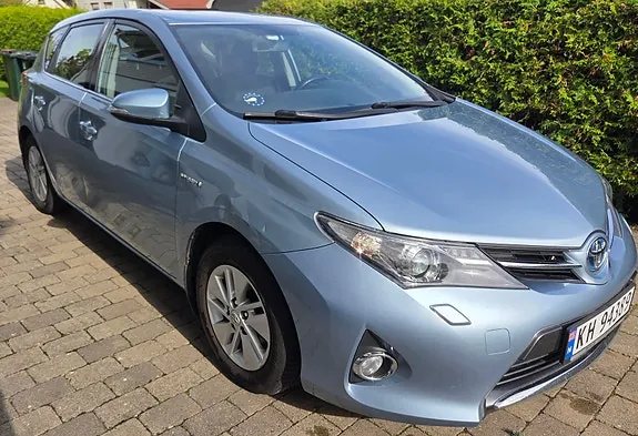 Toyota Auris 2013 photo 3
