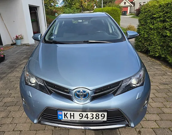 Toyota Auris 2013 photo 2