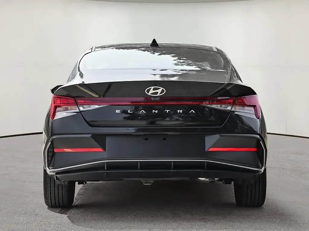 Hyundai Elantra 2026 photo 5