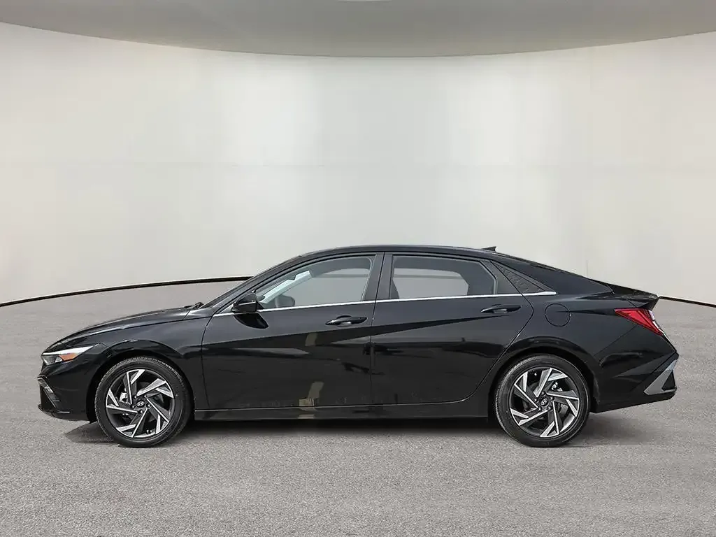 Hyundai Elantra 2026 photo 3