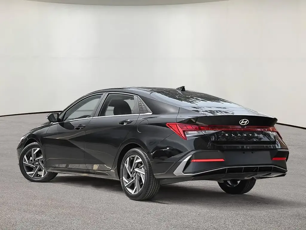 Hyundai Elantra 2026 photo 4