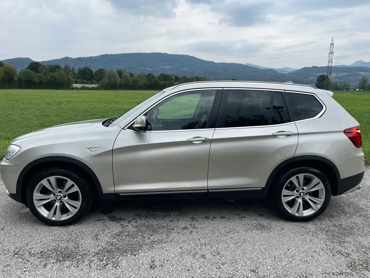 BMW X3 2012 photo 2