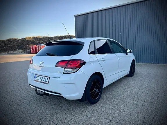 Citroen C4 2016 photo 2