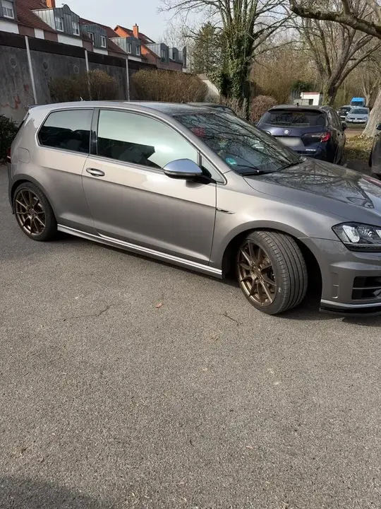 Volkswagen Golf 7 R