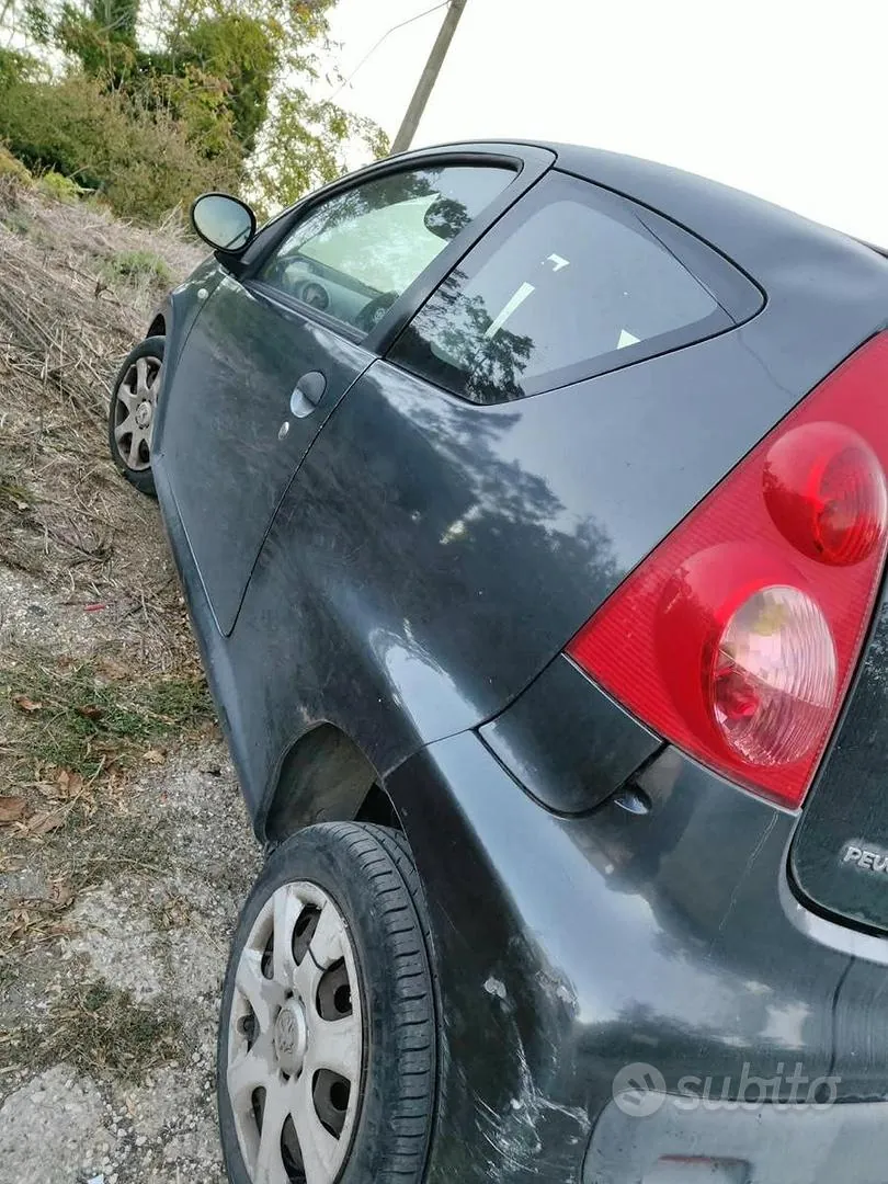 Peugeot 107 2011 photo 4